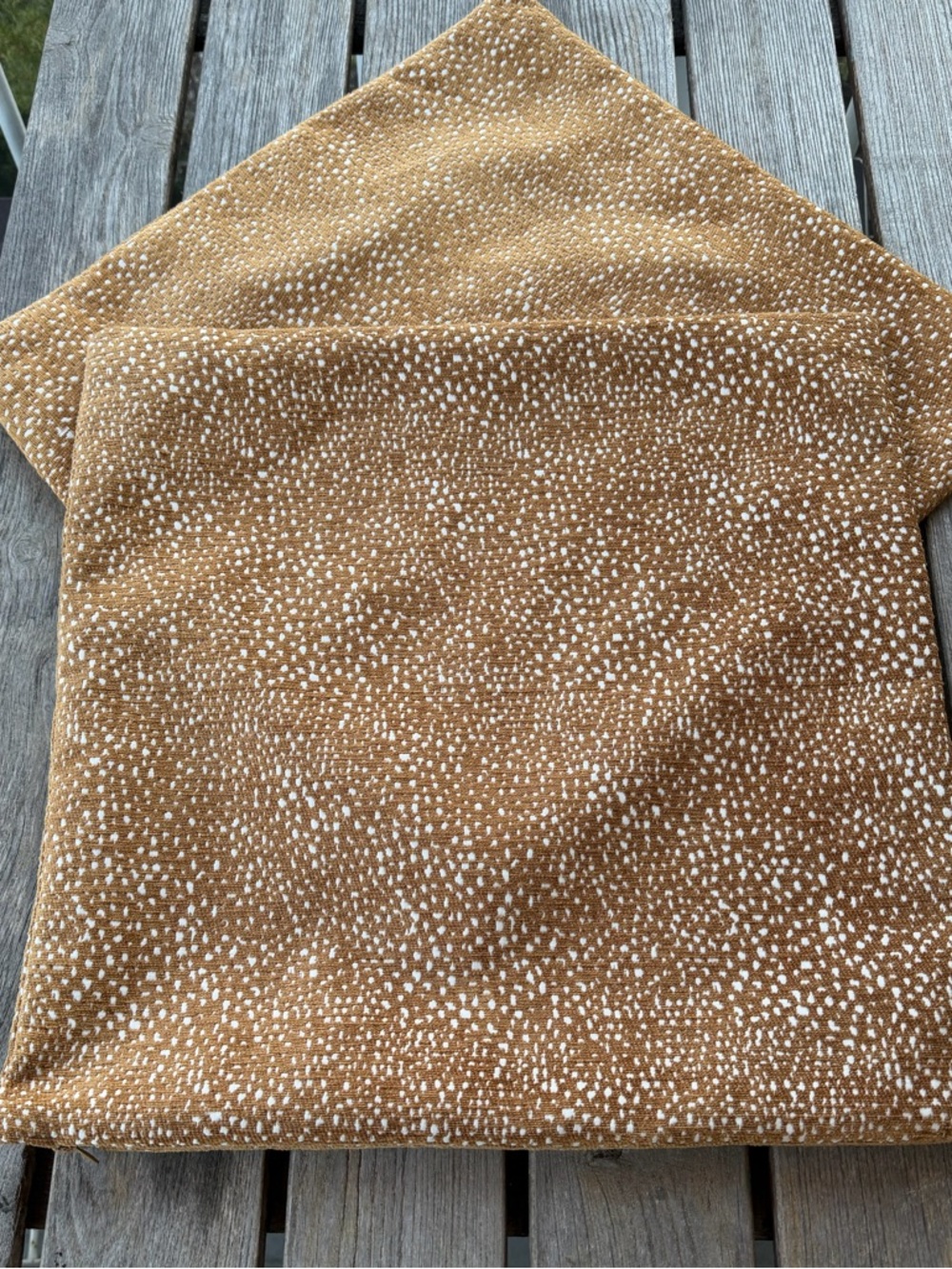 West Elm Set of 2 Beautiful Pillowcases 19" Sham
